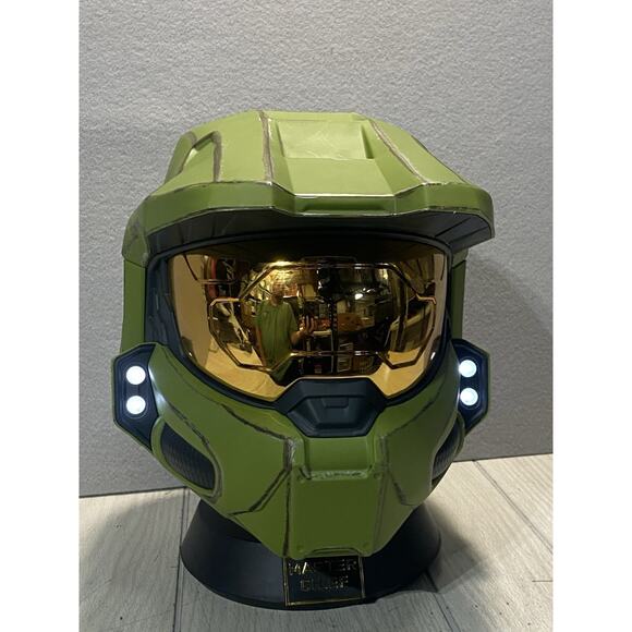 Jazwares Halo Master Chief Deluxe Helmet GAMESTOP EXCLUSIVE sold out RARE - Picture 1 of 12